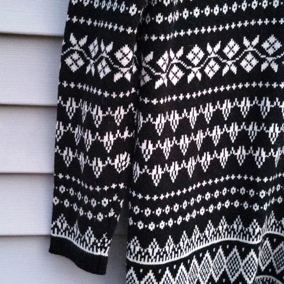 CHRISTOPHER &BANKS WOMENS SWEATER SIZE MEDIUM NWT - Picture 13 of 16